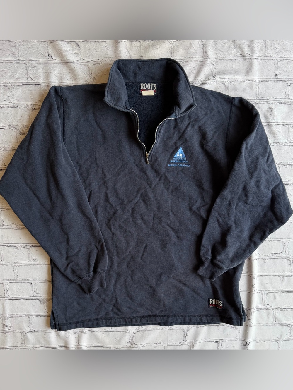 Vtg Y2K Roots Brand Pullover Sweatshirt Hostelling International BC Canada small